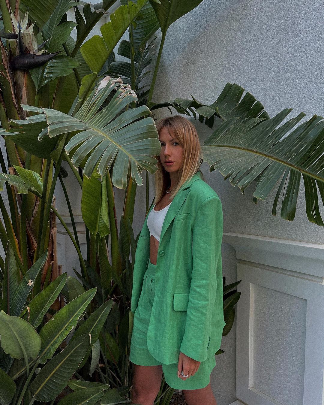 В шортах и кроп-топе: Леся Никитюк очаровала трендовым летним луком